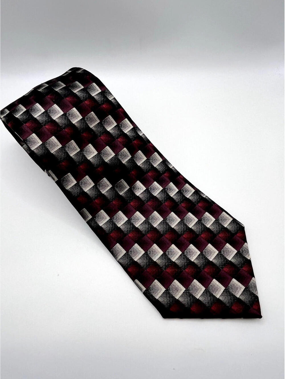 Van Heusen Tie Squares 100% Silk Necktie Maroon Silver and Black 4X60 2738.1